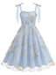 Blaues 50er Tüllkleid mit Blumenstickerei und Bindeträgern
