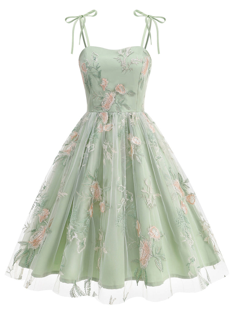 50er Kleid mit Blumen und Stickerei