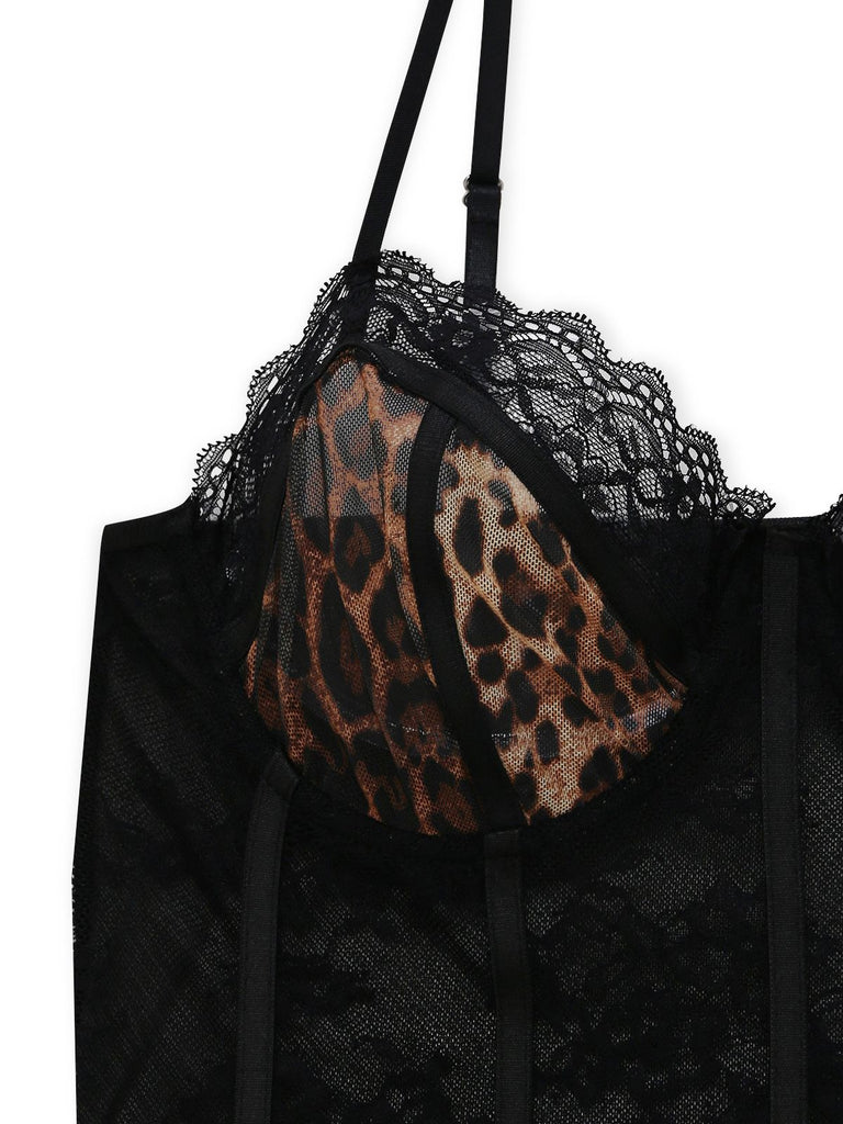 Detail: Leoparden-Spitzenbody mit Schürze im eleganten Vintage-Stil der 1980er Jahre, perfekt für Liebhaberinnen von Vintage-Mode.