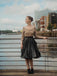 KHAKIFARBENES STRICKLEDER PATCHWORK KLEID