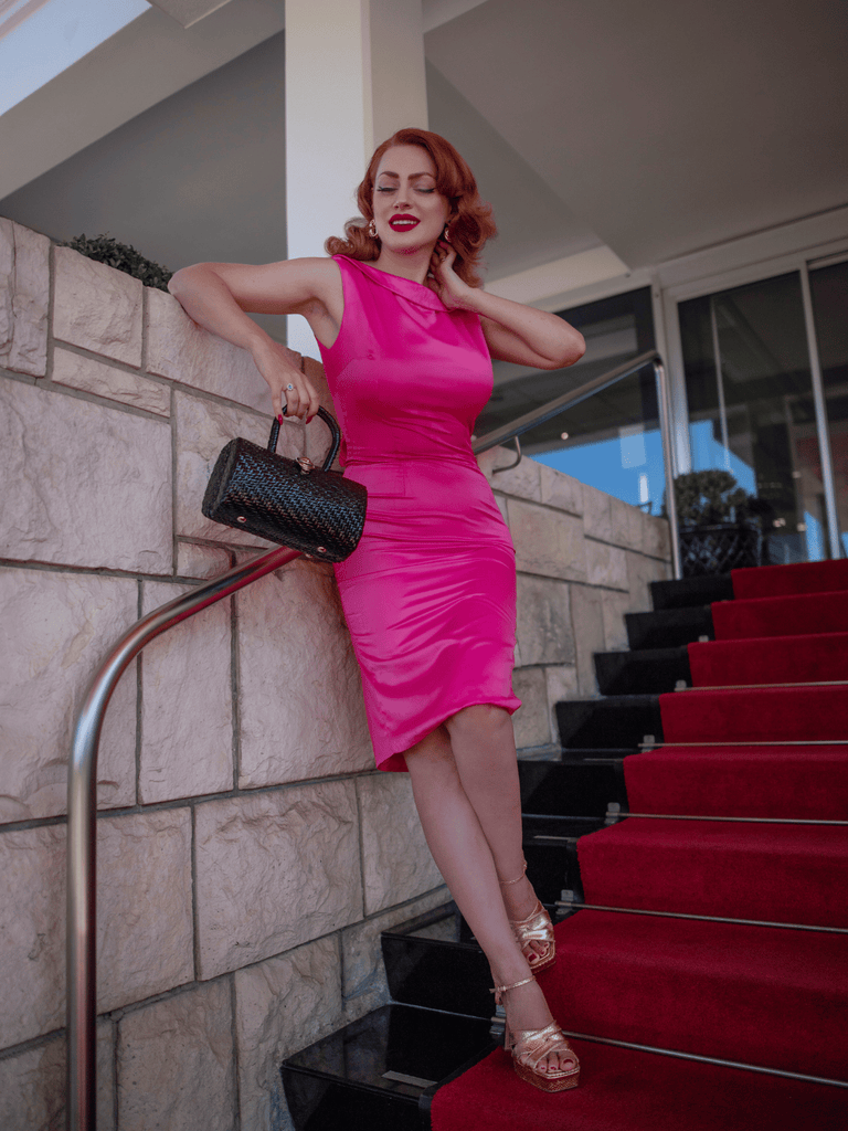 Rosenrot 1960s Satin Bleistiftkleid