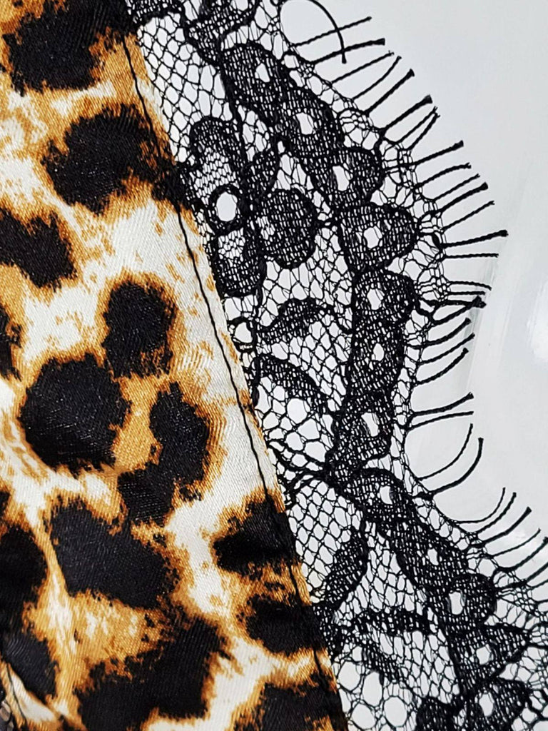 1940er Spitzenbesatz Leopard Satin Tief-V Nachthemd