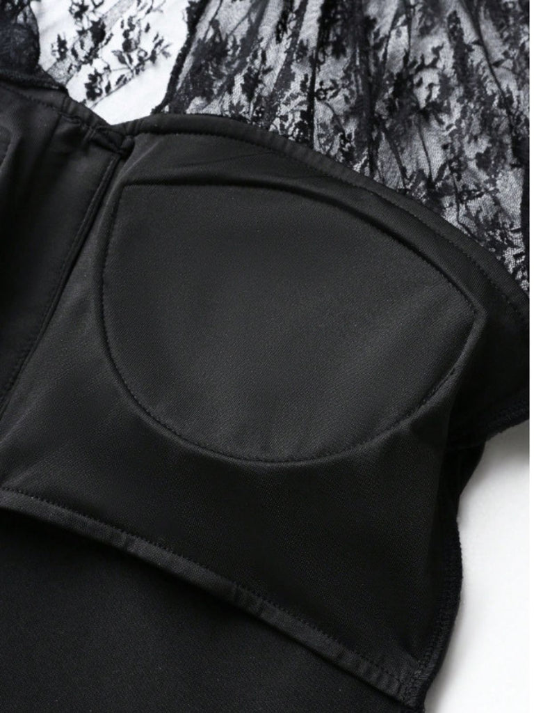 Schwarze 60er Bluse mit V-Ausschnitt und Patchwork