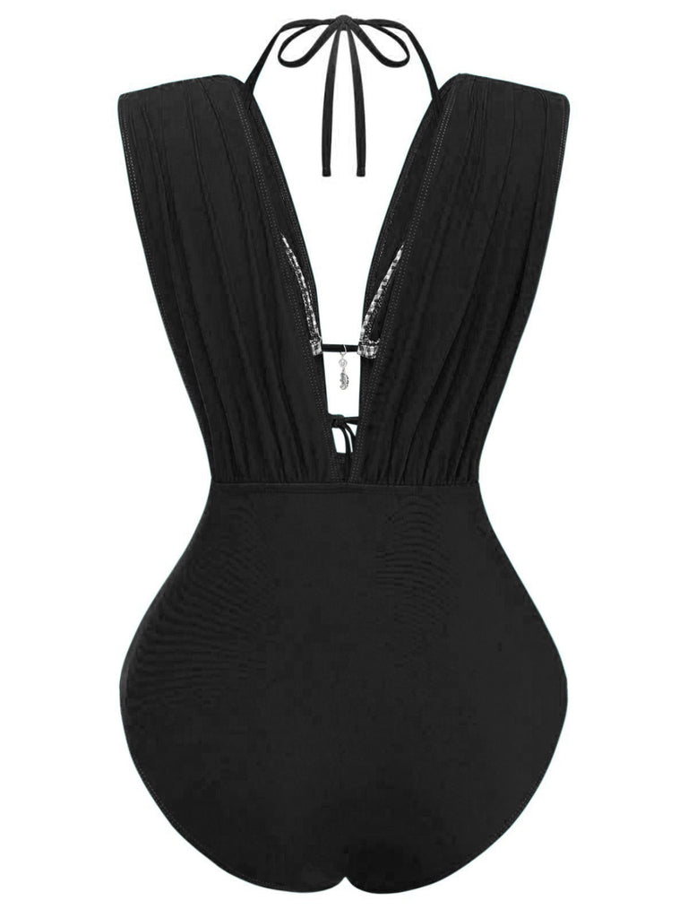 Schwarzer Bikini-Oberteil im Stil der 1960er Jahre mit Karomuster, Neckholder und tiefem Ausschnitt, geraffter Badehose, Rückansicht