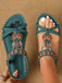 Flache Sandalen im Boho-Stil mit Perlenstickerei in Schmetterlings- und Herzform sowie Strassverzierungen – perfekt für gemütliche Sommerspaziergänge oder elegante Strandoutfits.