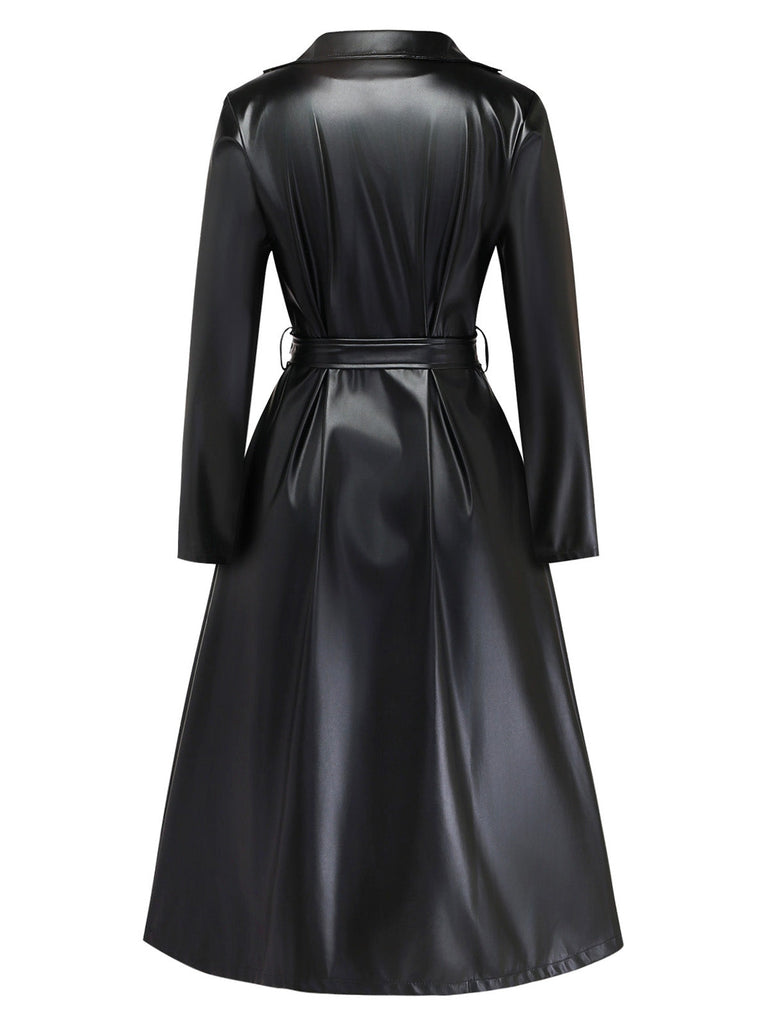Schwarzer 60er Kunstleder-Trenchcoat mit Gürtel