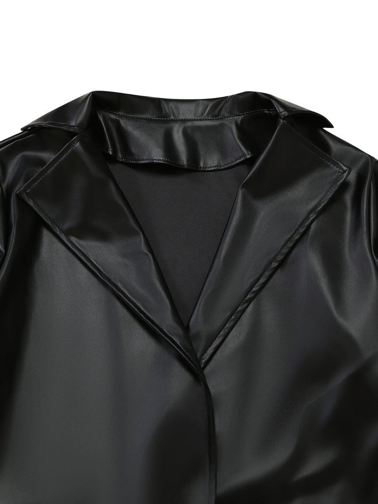 Schwarzer 60er Kunstleder-Trenchcoat mit Gürtel