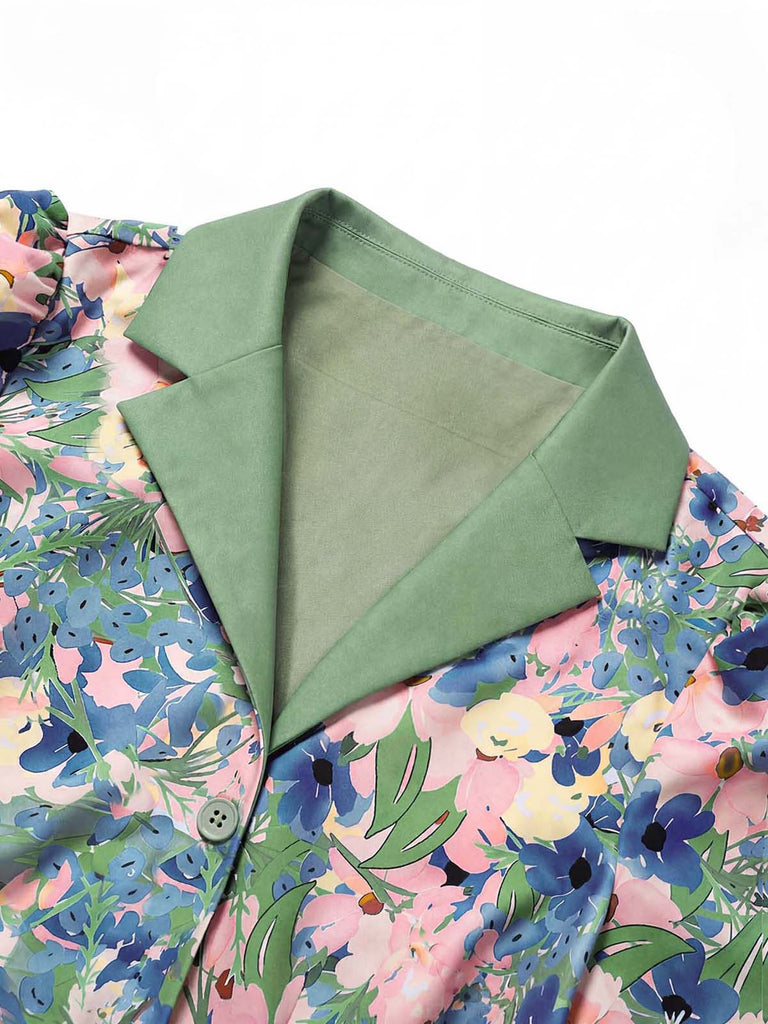 Hellblaues 50er Kleid mit Blumen und Kerbe