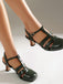 Pumps mit Cut-out und Mary Jane