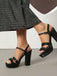 Lila Sandalen mit Knöchelriemen, Blockabsatz und Zehen