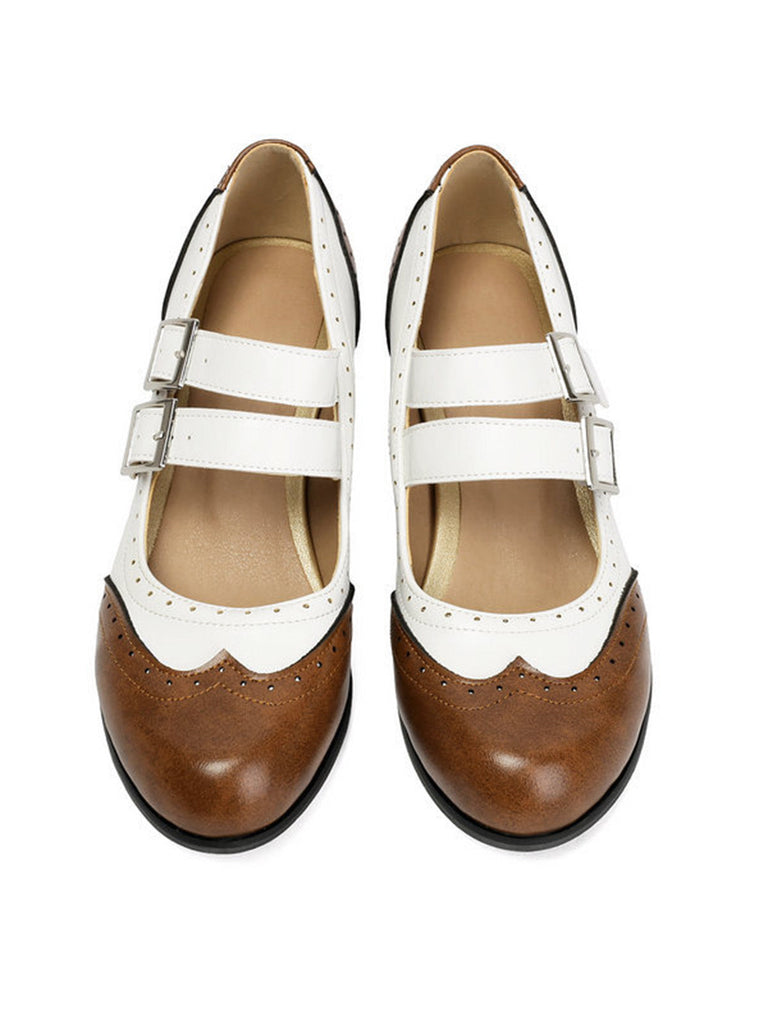 Schuhe mit Spitz und Schnalle