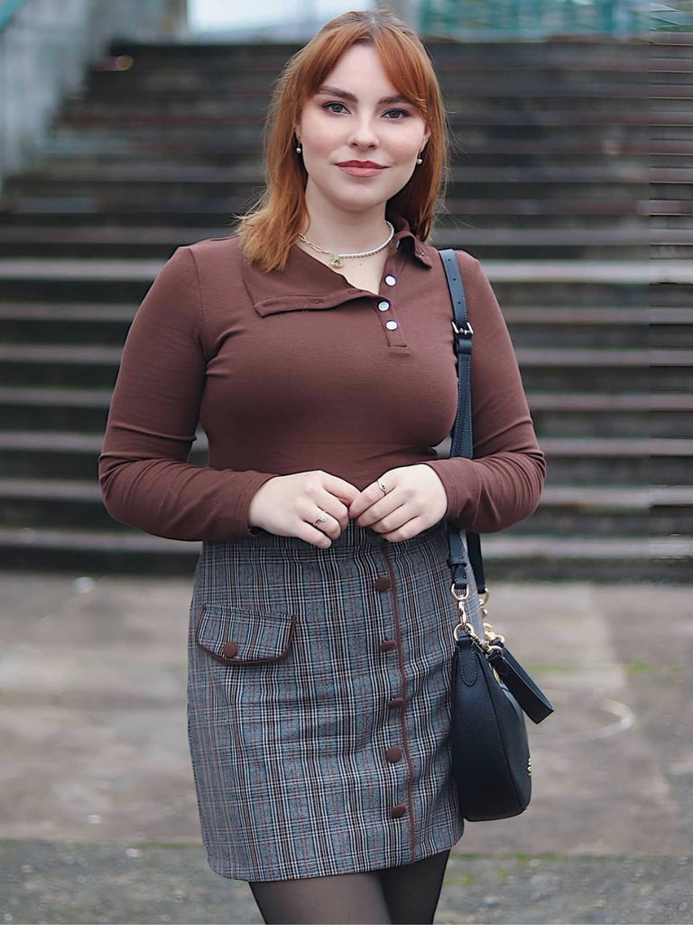 Braun 1970er Stricken Kariert Asymmetrisch Hals Kleid