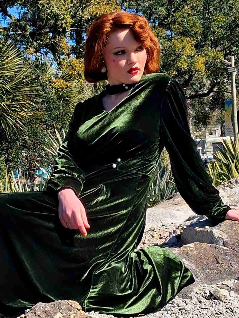 Grün 1950er Schlüsselloch V-Ausschnitt Perle Samt Kleid