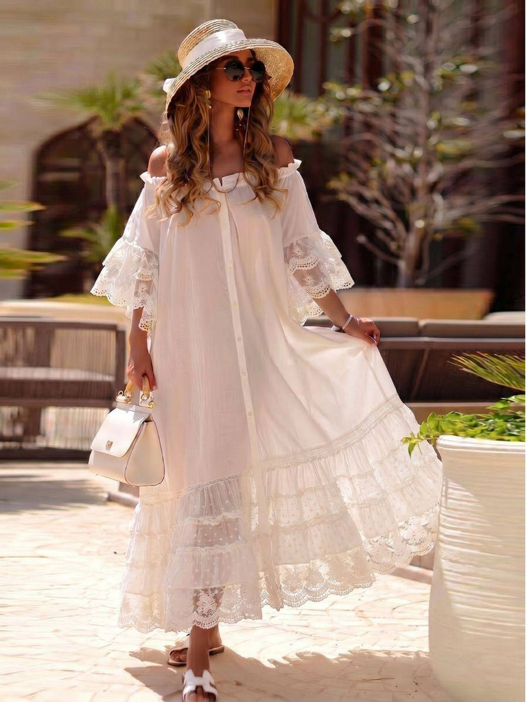 70er Boho-Kleid mit schulterfreiem Design, Spitze und Stufenrock in Weiß