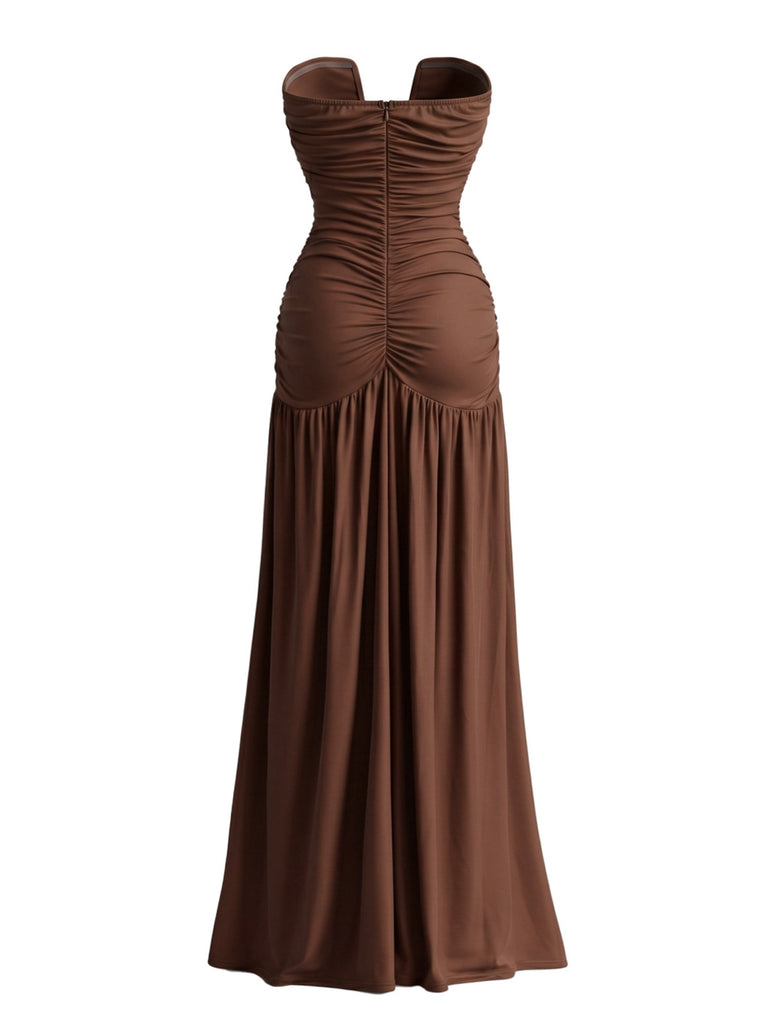 Trägerloses 70er Maxikleid mit tiefem V-Ausschnitt, Raffung und hohem Schlitz