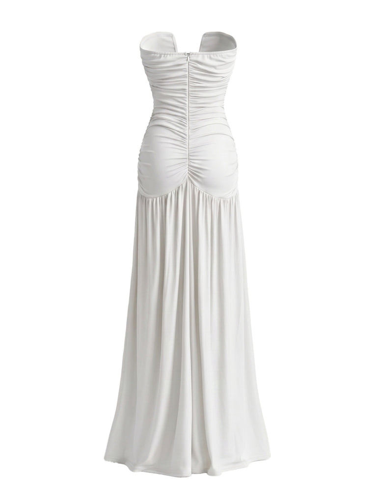 Trägerloses 70er Maxikleid mit tiefem V-Ausschnitt, Raffung und hohem Schlitz