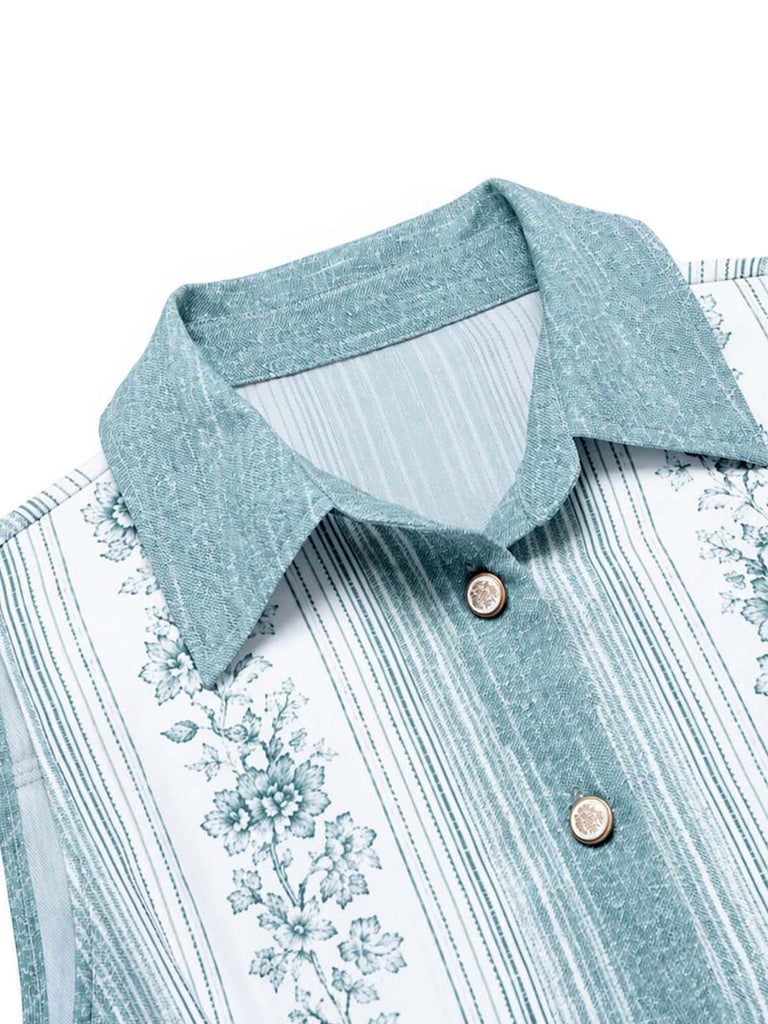Hellblauer 70er Jumpsuit mit Blumen und Gürtel