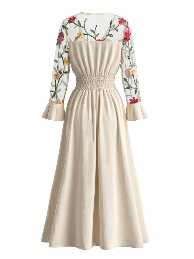 50er Maxikleid mit Blumenstickerei und transparenten Ärmeln