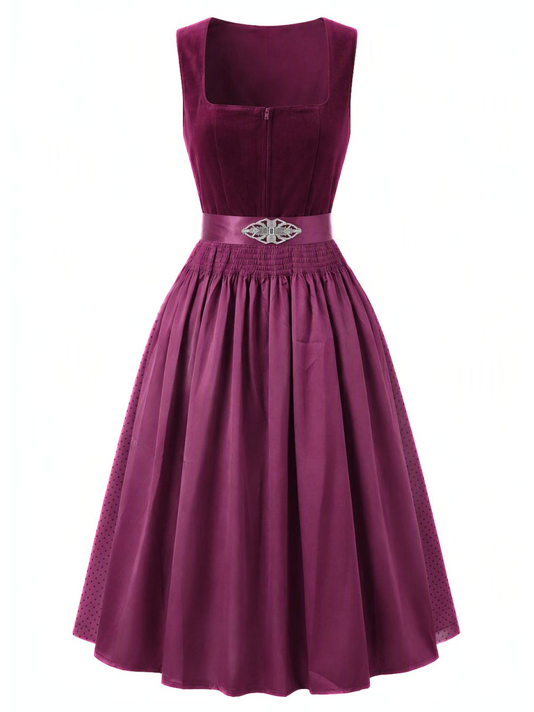 Pflaumenfarbenes 50er Kleid mit Schürze und Polka-Dots