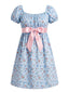 [Vorverkauf] Hellblaues 60er Blumenkleid mit Satinschleife und Puffärmeln