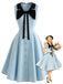 Hellblaues 50er Kleid mit Schleifenkragen und Taschen