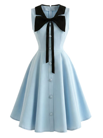 [Vorverkauf] Hellblaues 50er Kleid mit Schleifenkragen und Taschen