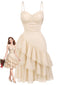 [Vorverkauf] Beige 30er Trägerkleid mit Raffung und asymmetrischen Volants