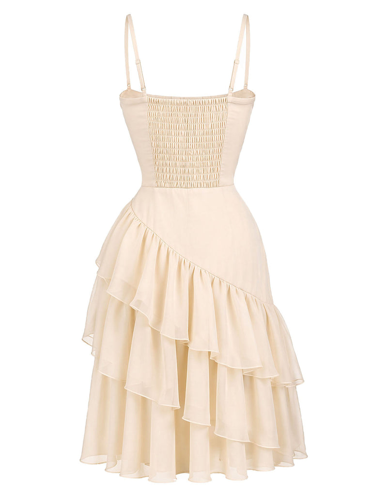 Beige 30er Trägerkleid mit Raffung und asymmetrischen Volants