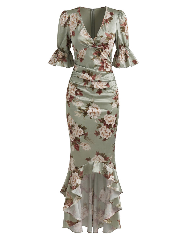 Grünes 30er Raffkleid mit V-Ausschnitt und Blumen