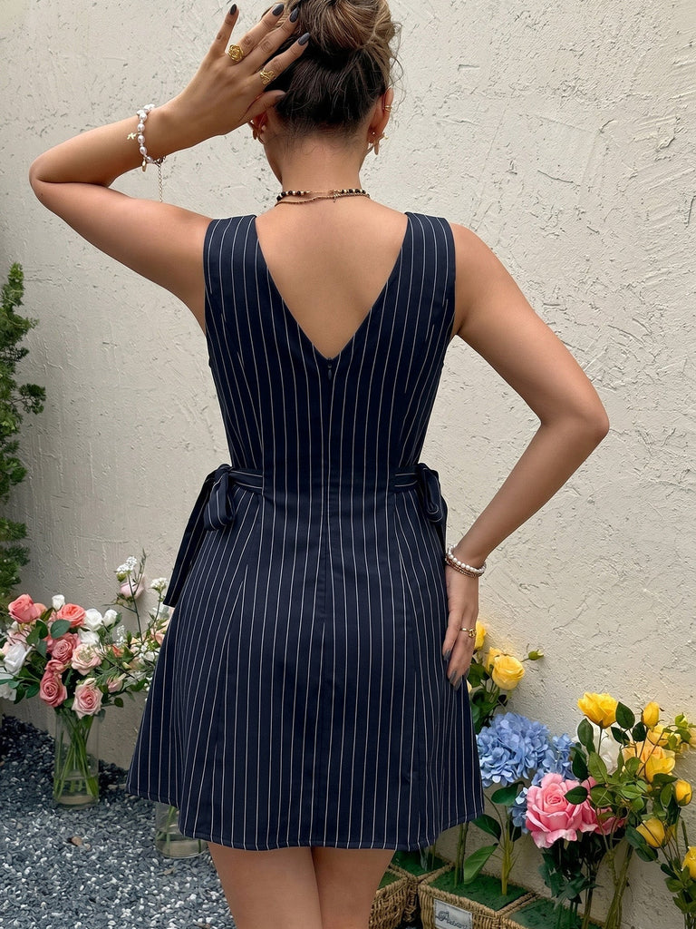 Marineblaues 60er Ärmelloses Kleid mit Streifen und A-Linie