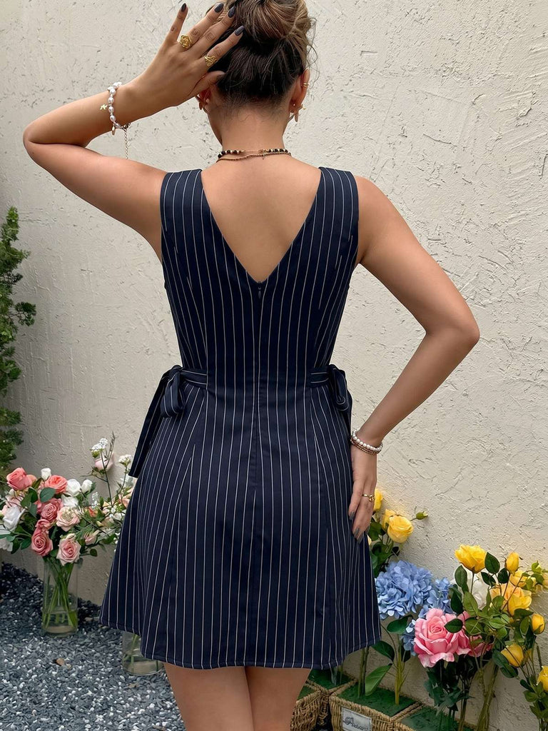 Marineblaues 60er A-Linie-Kleid mit Streifen und Taillenbändern