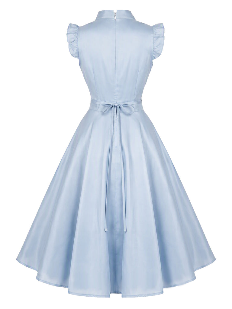 Hellblaues 50er Swingkleid mit V-Ausschnitt und Rüschen