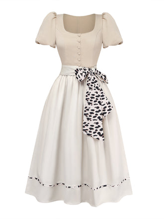 Beige 50er Kleid mit Eckiger Ausschnitt und Puffärmel