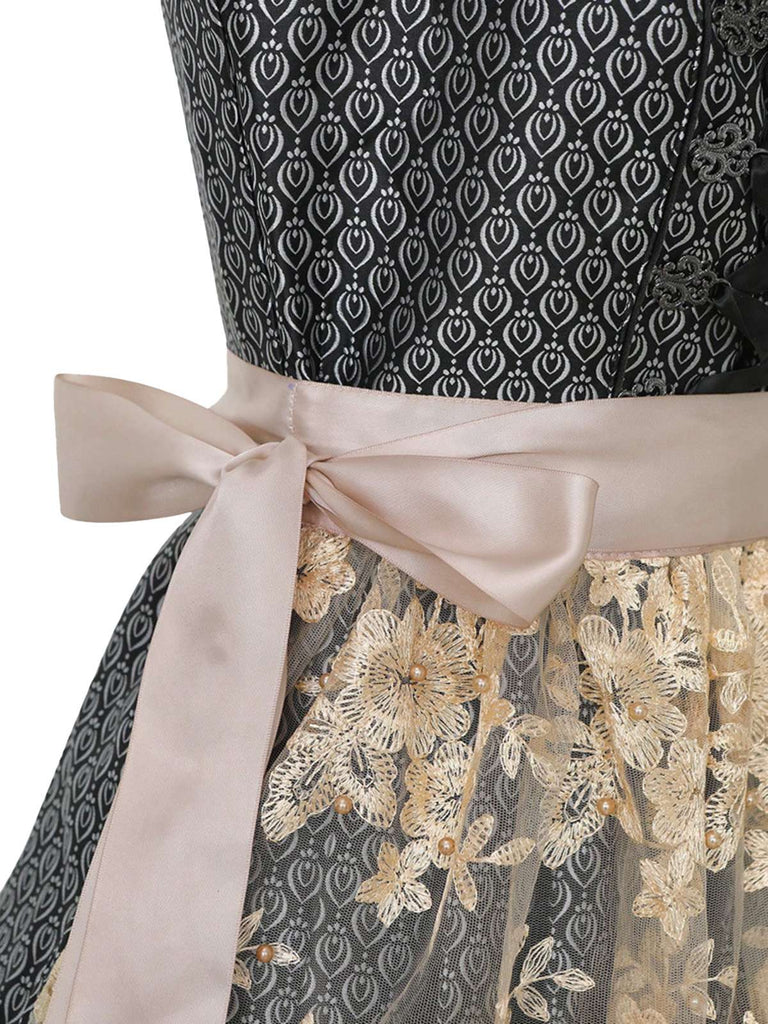 Schwarzes 50er Oktoberfest-Dirndl-Set mit Karree-Ausschnitt und Spitzenschürze
