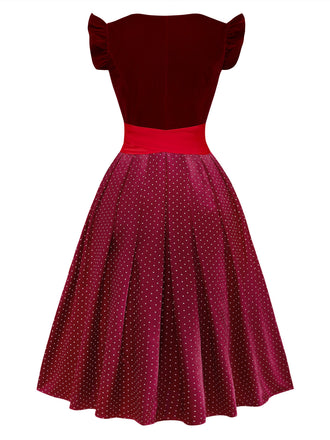 Rotes 50er Oktoberfest-Dirndl-Set mit Polka-Dot-Kleid und Schürze