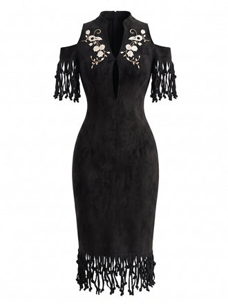 70er Bleistiftkleid mit Cold-Shoulder Fransen und Blumenstickerei