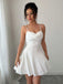60er Minikleid mit Raffung und Wasserfallausschnitt