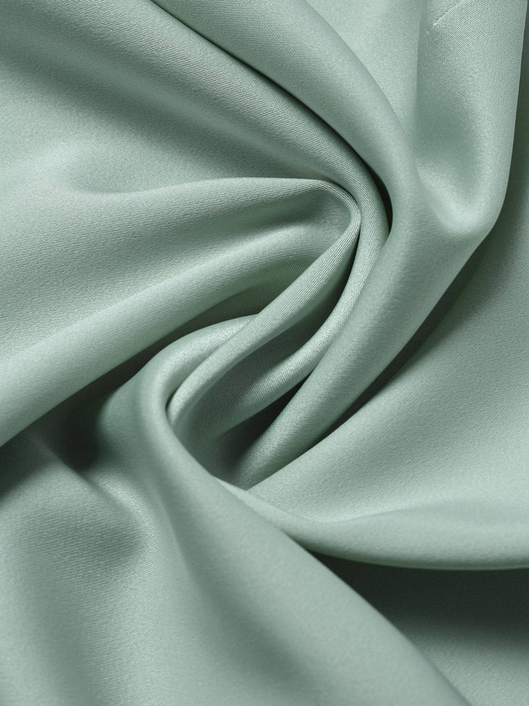 [Vorverkauf] 40er Set mit Bolerojacke und Satin-Blumenkleid mit Herzausschnitt