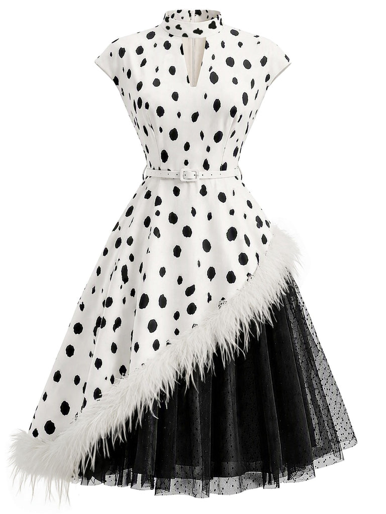 [Vorverkauf] 50er Kleid mit Punktmuster, Federbesatz und Gürtel