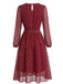 Bordeauxrotes 40er Chiffonkleid mit Polka-Dots und Bindegürtel