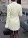 Beige 60er Minikleid mit plissierten Manschetten und Knopfleiste