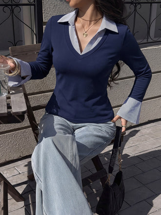 Marineblaues 80er Preppy Top mit V-Ausschnitt und Glockenärmeln