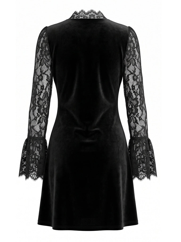 Schwarzes 60er Gothic-Samtminikleid mit Spitze und Glockenärmeln