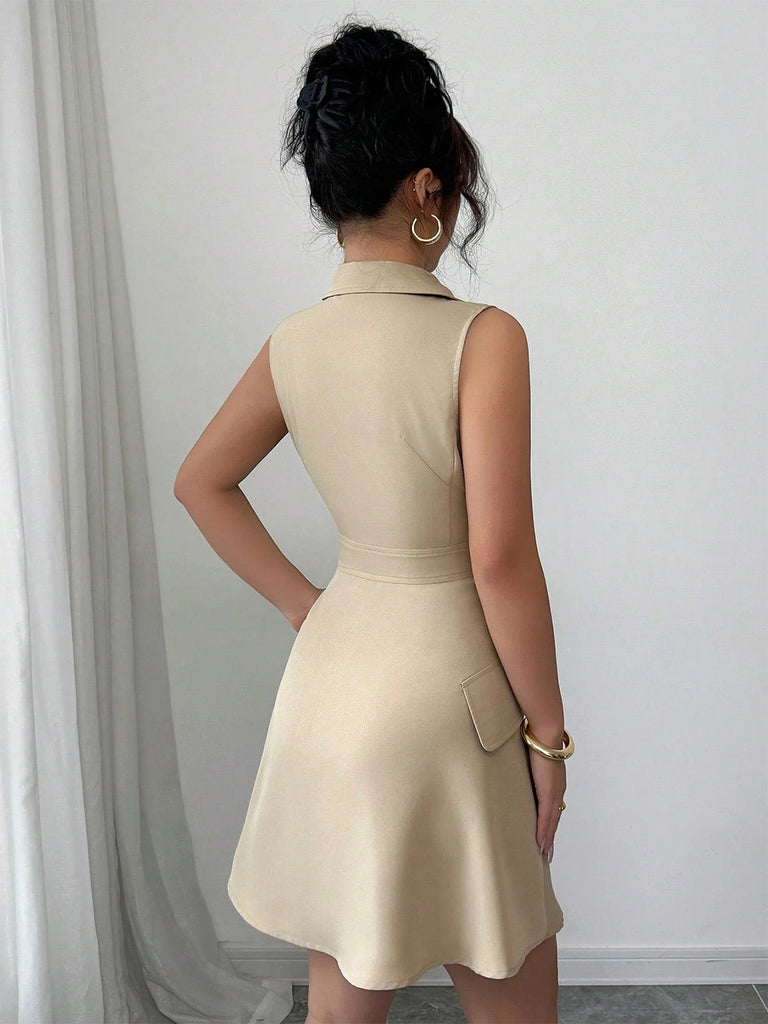 50er ärmelloses Kleid mit Doppelknopfleiste und Revers