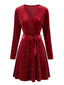 Weinrotes 50er Langarm-Glitzersamtkleid mit V-Ausschnitt und Gürtel