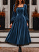 70er Samtkleid mit eckigem Ausschnitt, Spitzenbesatz und Langarm