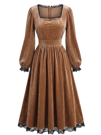 70er Samtkleid mit eckigem Ausschnitt, Spitzenbesatz und Langarm