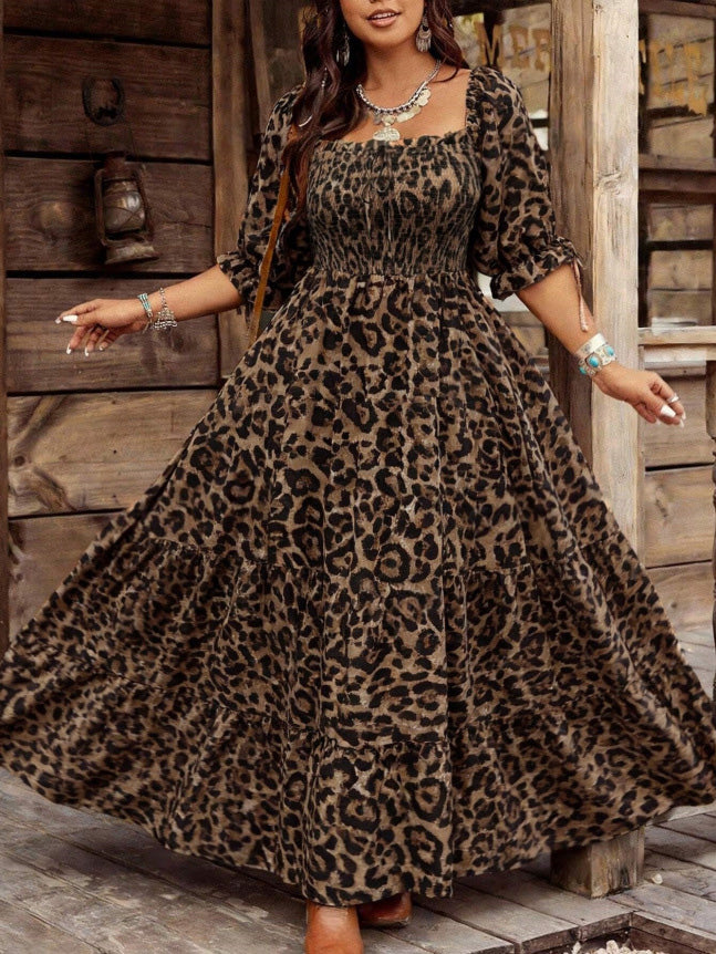 [Übergröße] Braunes 70er gesmocktes Maxikleid mit Leopardenprint und Karreeausschnitt