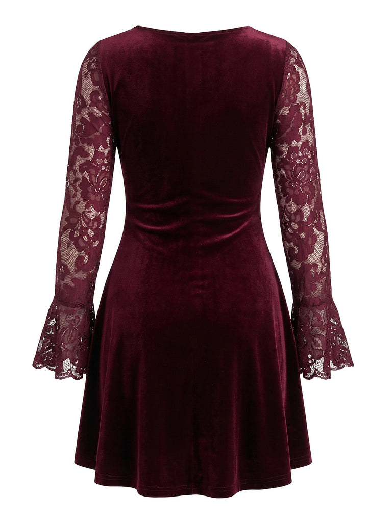 Weinrotes 60er Samt-Minikleid mit Spitzen-Glockenärmeln