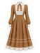 Hellkhakifarbenes 40er Kleid im Zweiteiler-Look mit Wellenbesatz
